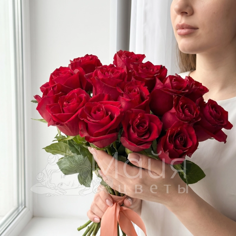 Букет из 15 красных роз &laquo;Алая страсть&raquo;.