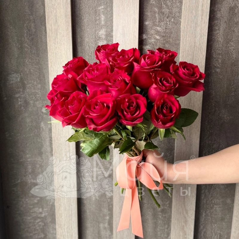 Букет из 15 красных роз &laquo;Алая страсть&raquo;.