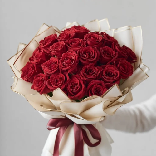 25 Красных роз «Рубиновое сияние».