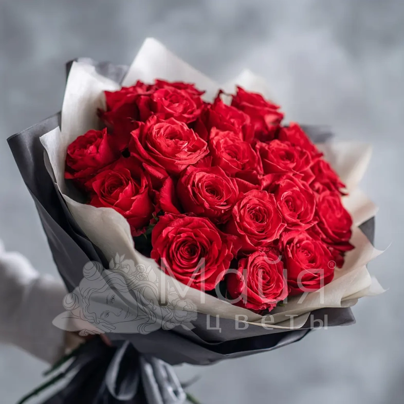 Красные розы &laquo;Поцелуй заката&raquo;