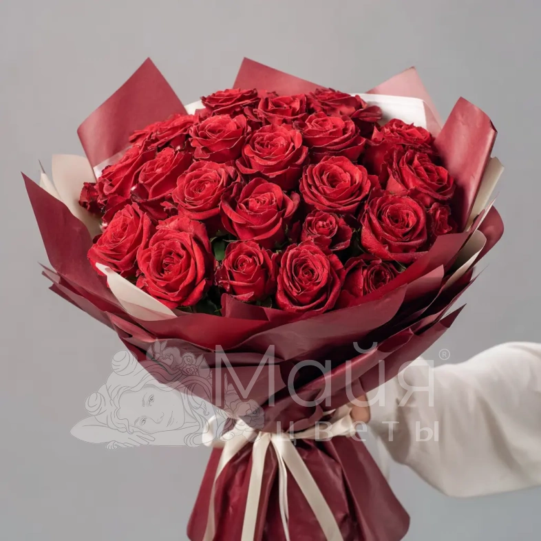 Красные розы &laquo;Искры страсти&raquo;