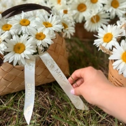 Плетёная сумочка из ромашек 3