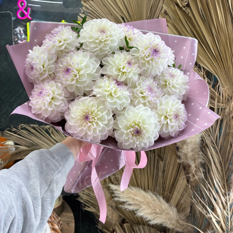 Букет из 15 георгинов