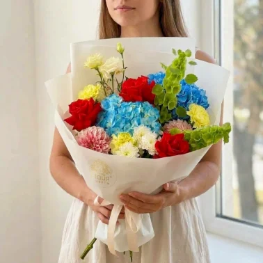 Букет с гортензией «Яркий момент»