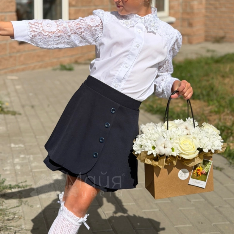 Композиция с хризантемой &laquo;Корзина настроения&raquo;