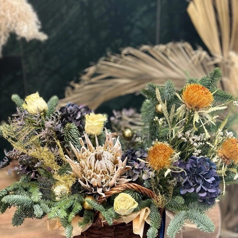 Корзина сухоцветов &laquo;Скоро рождество&raquo;